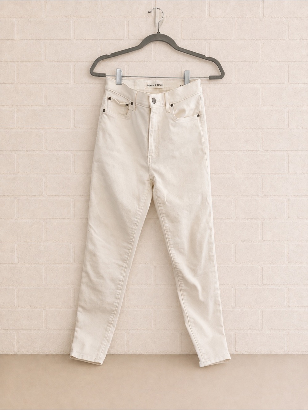 Aritzia Cream High-Rise Women's Jeans